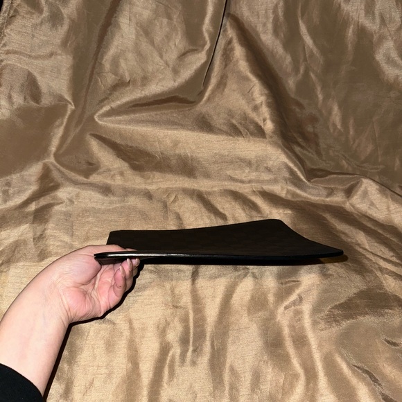 Louis Vuitton iPad Sleeve - Picture 5 of 11